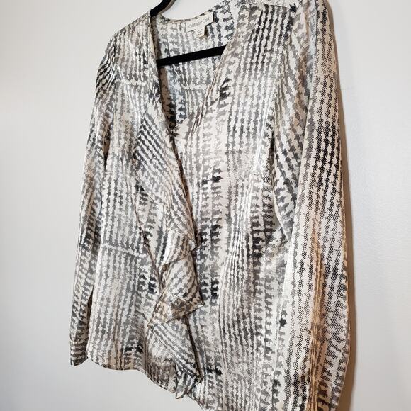 NWOT Coldwater Creek Silky Houndstooth Blouse with Ruffles Size Small (6-8) - Picture 2 of 9